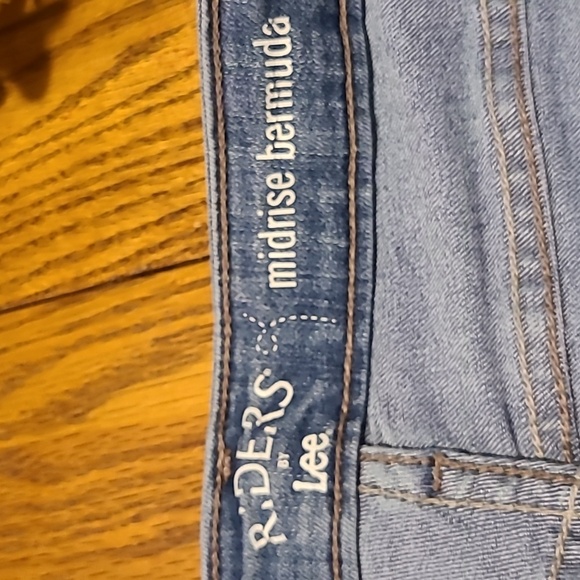 Lee Riders Midrise Denim Shorts - Ladies 10R - Picture 4 of 9